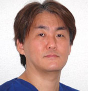 梁俊信歯科医師